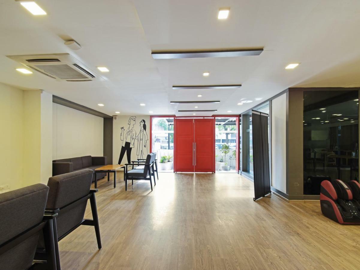 Oyo Townhouse 30 Ashram Road Hotel