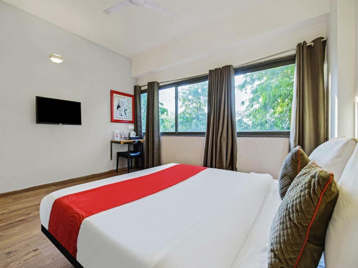 Oyo Townhouse 30 Ashram Road Hotel
