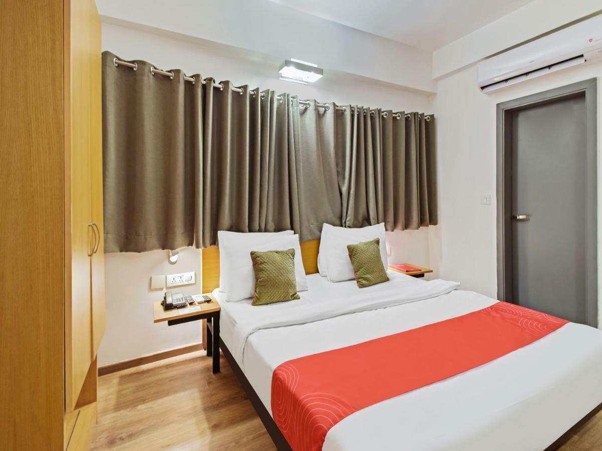 Oyo Townhouse 30 Ashram Road 3* Ahmedabad