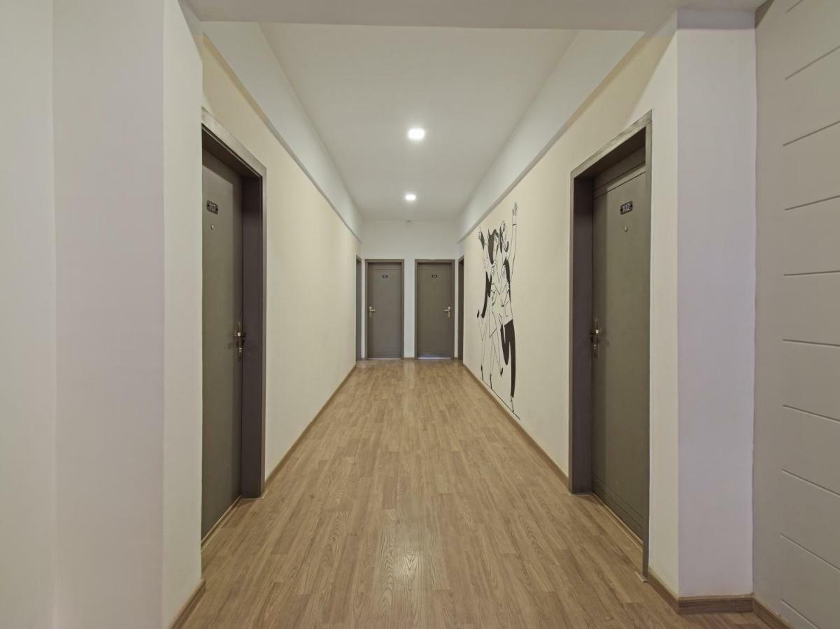 Oyo Townhouse 30 Ashram Road Hotel