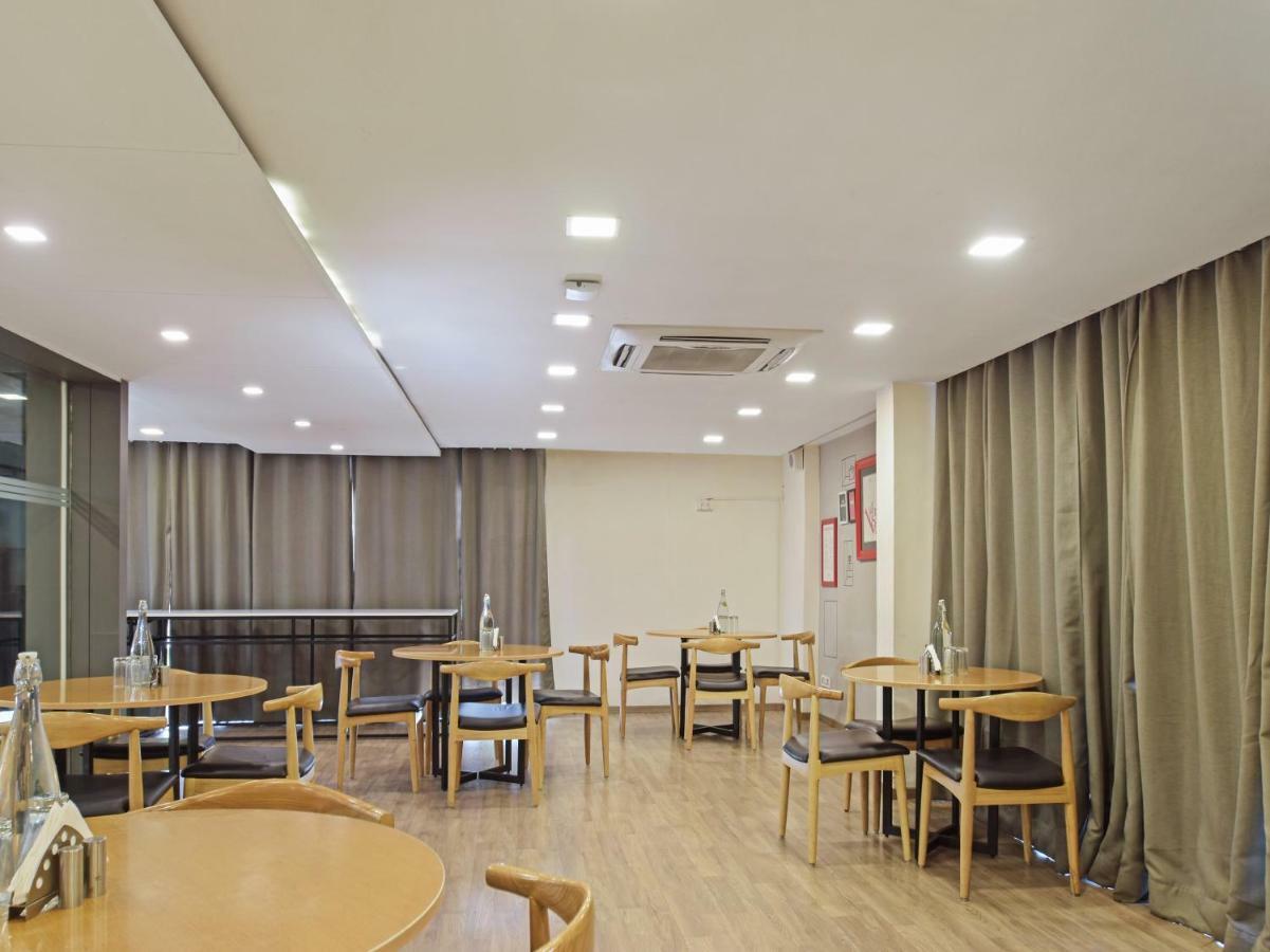 Oyo Townhouse 30 Ashram Road Hotel