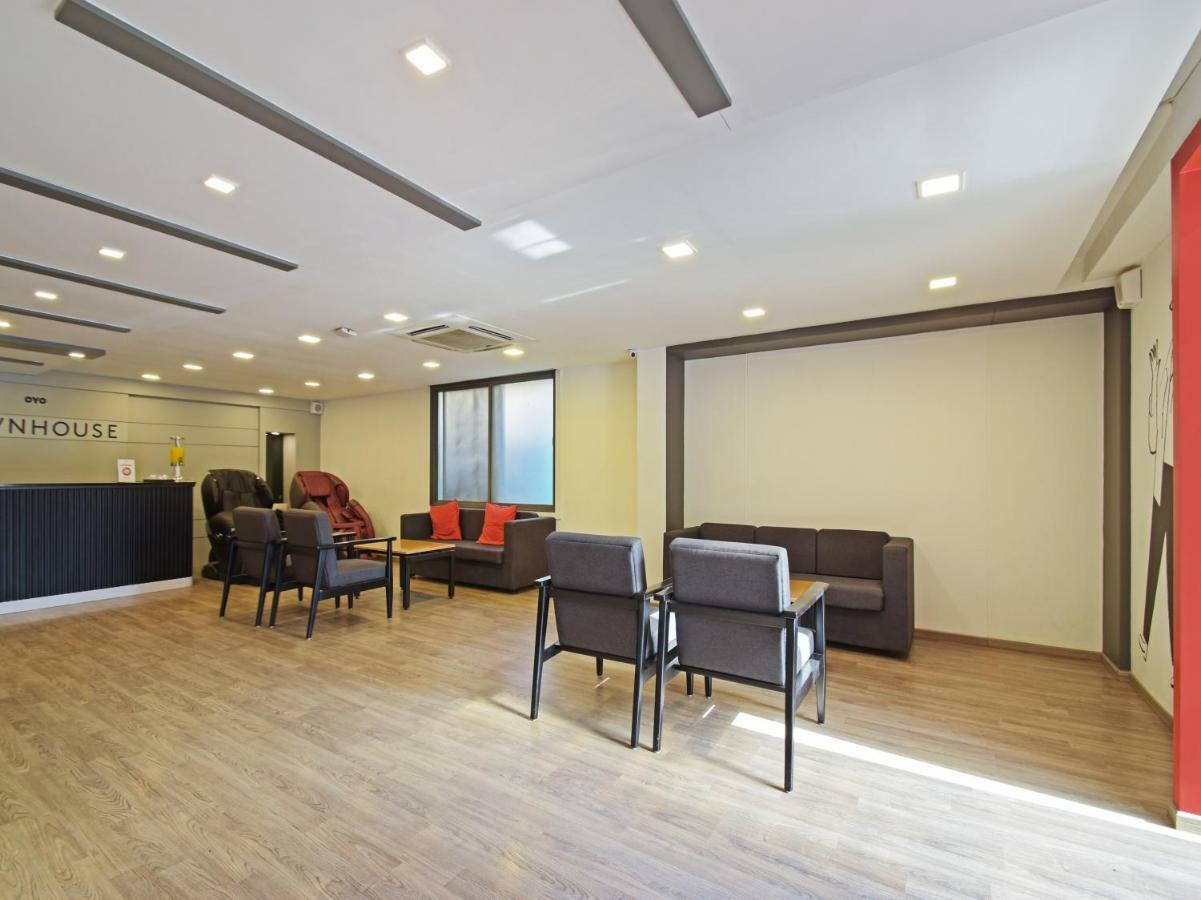 Oyo Townhouse 30 Ashram Road Ahmedabad