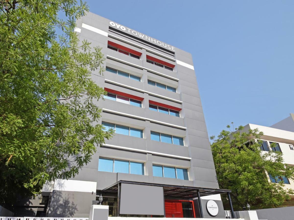 Oyo Townhouse 30 Ashram Road