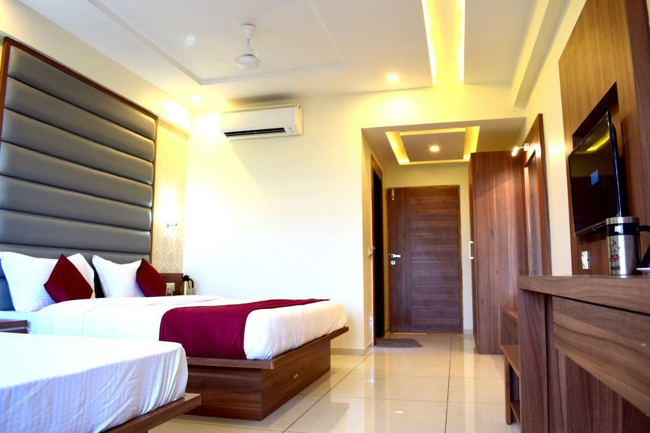 Hotel Royal Square By Sky