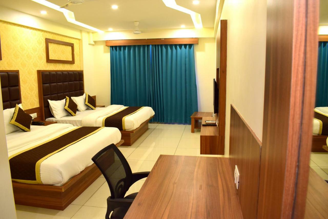 Hotel Royal Square By Sky Ahmedabad