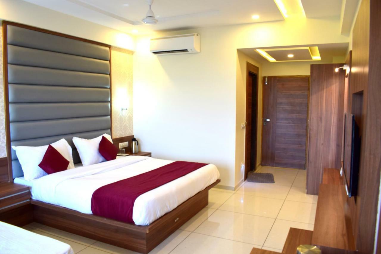 Royal Square By Sky Ahmedabad