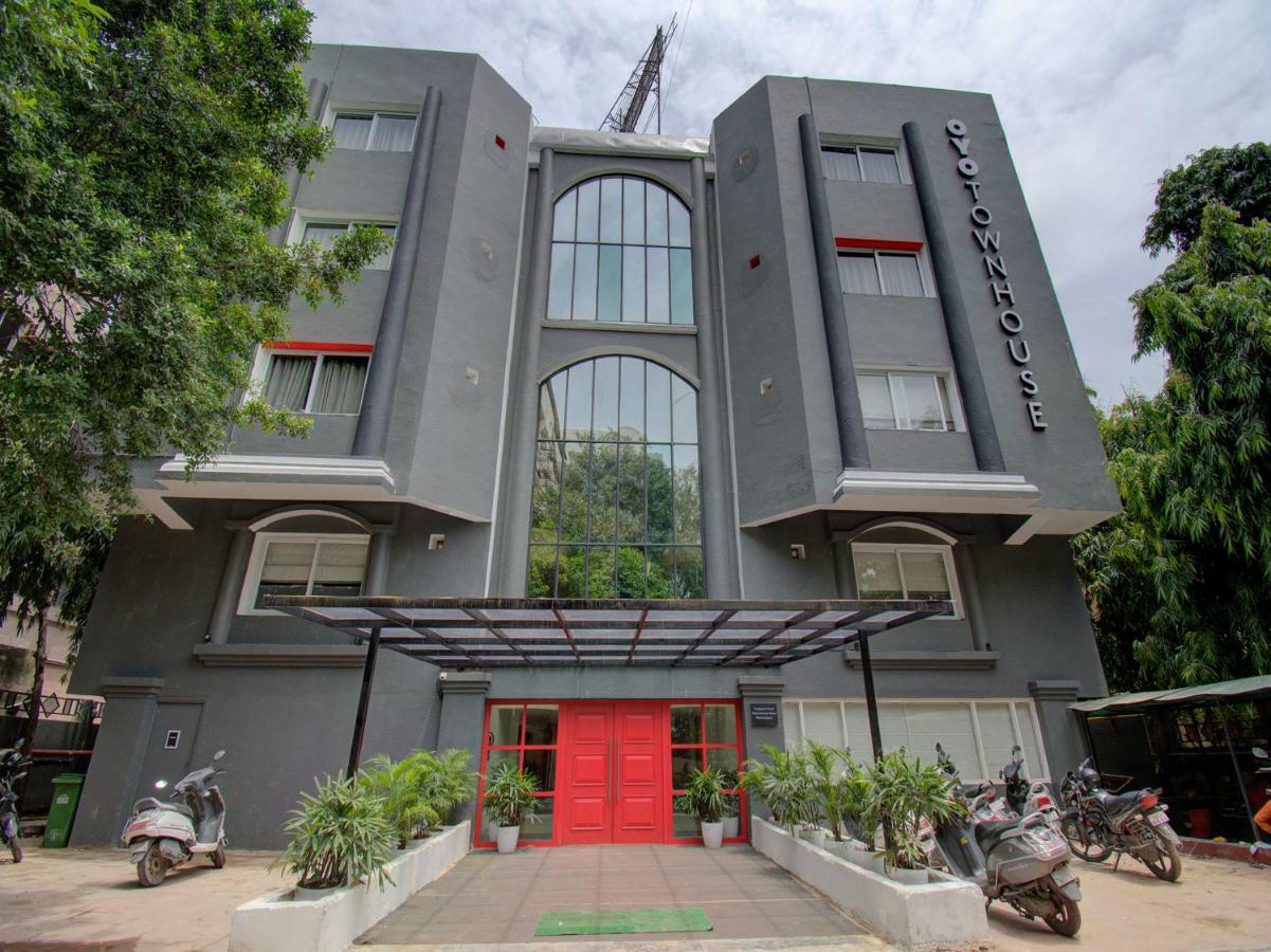 Hotel Oyo Townhouse 150 Shreyas Colony