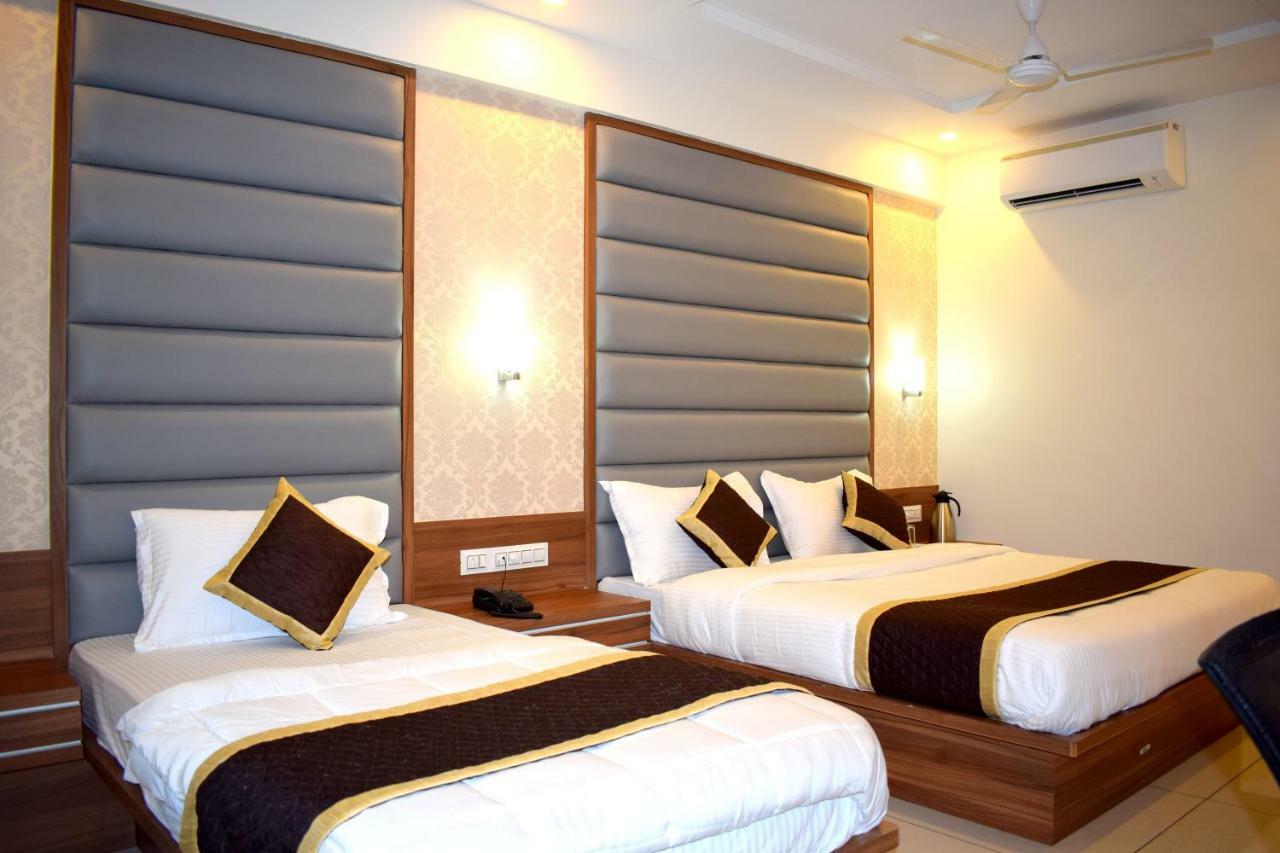 Hotel Royal Square By Sky
