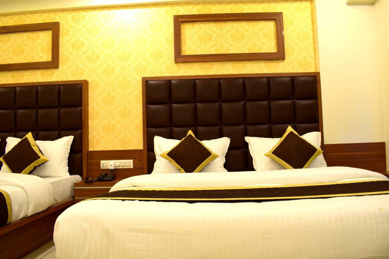 Royal Square By Sky Hotel