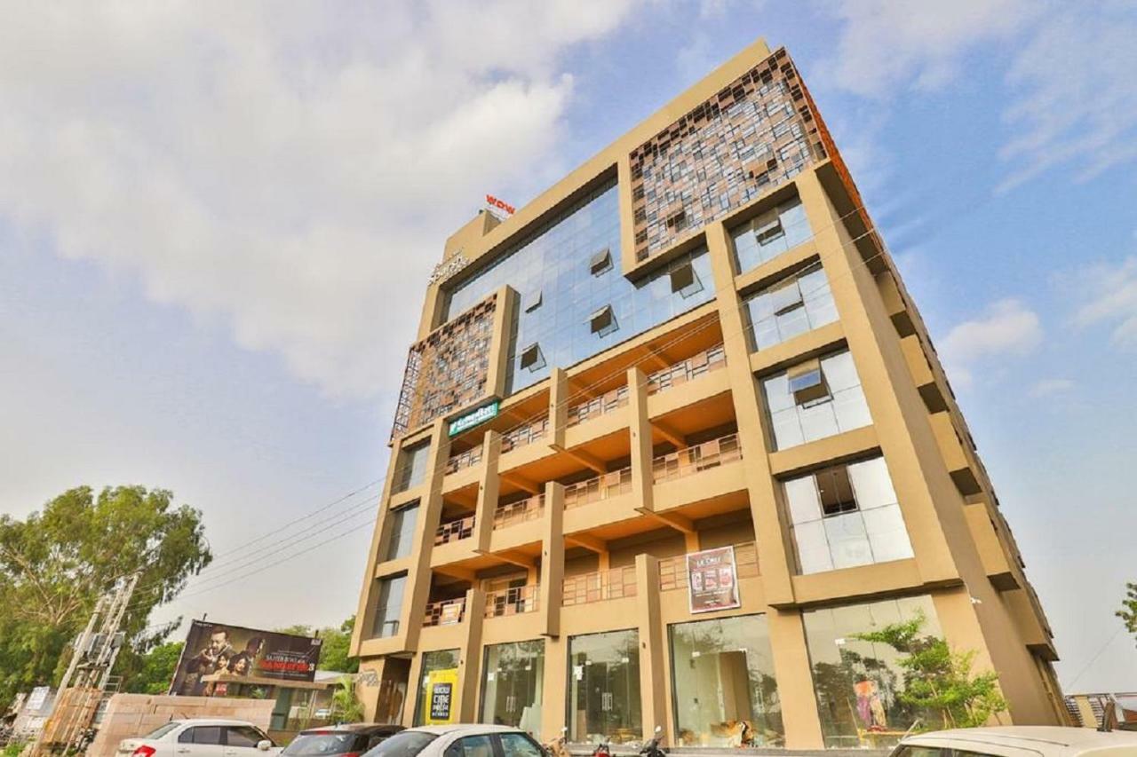 Royal Square By Sky Hotel 3*