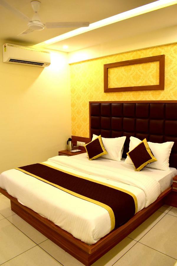 Royal Square By Sky Hotel