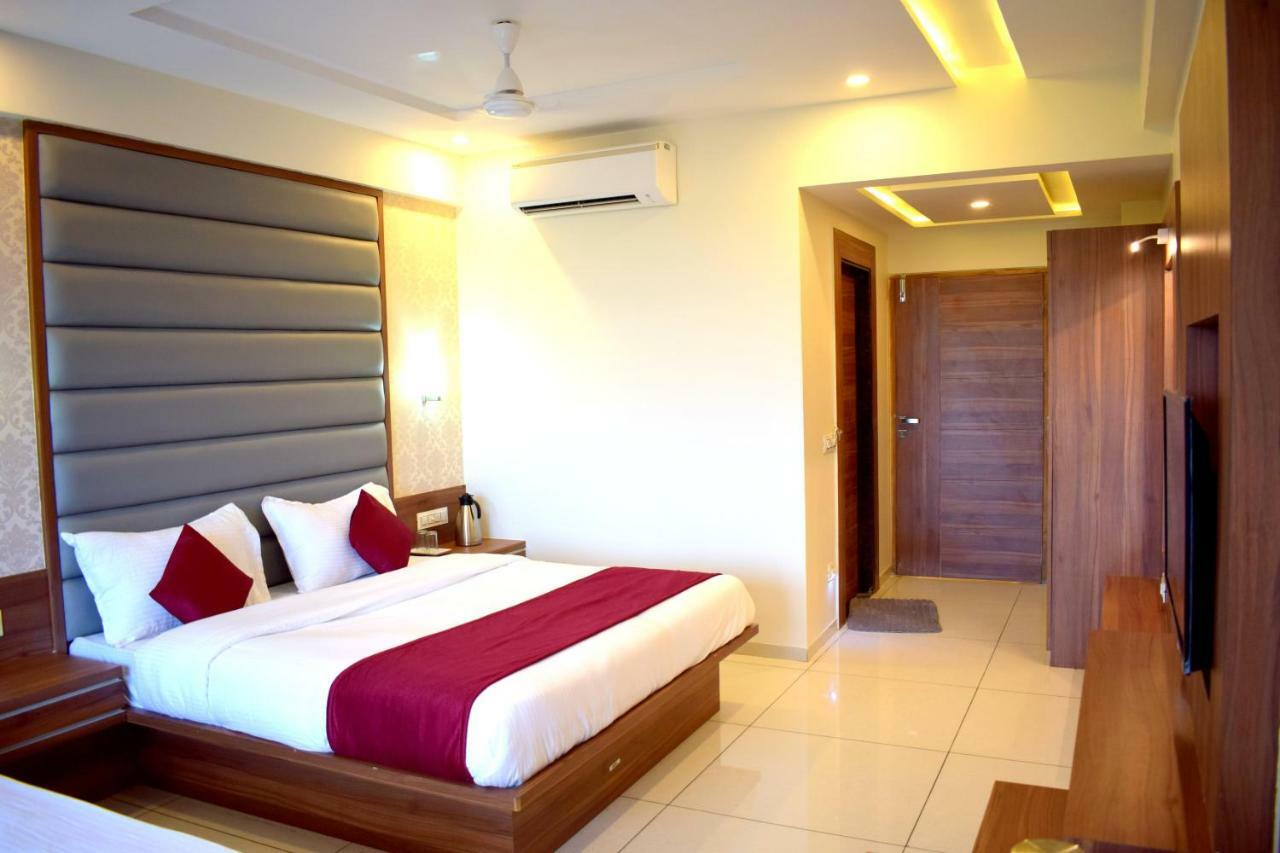 Hotel Royal Square By Sky
