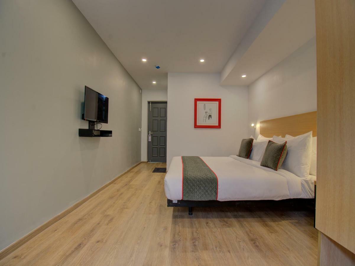 Hotel Oyo Townhouse 150 Shreyas Colony Ahmedabad