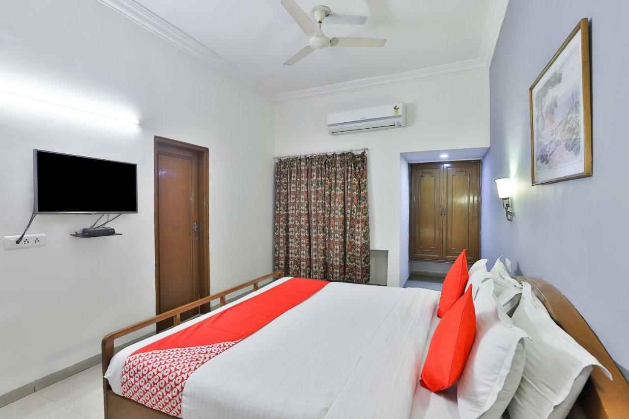 Chicago Hotel Ahmedabad