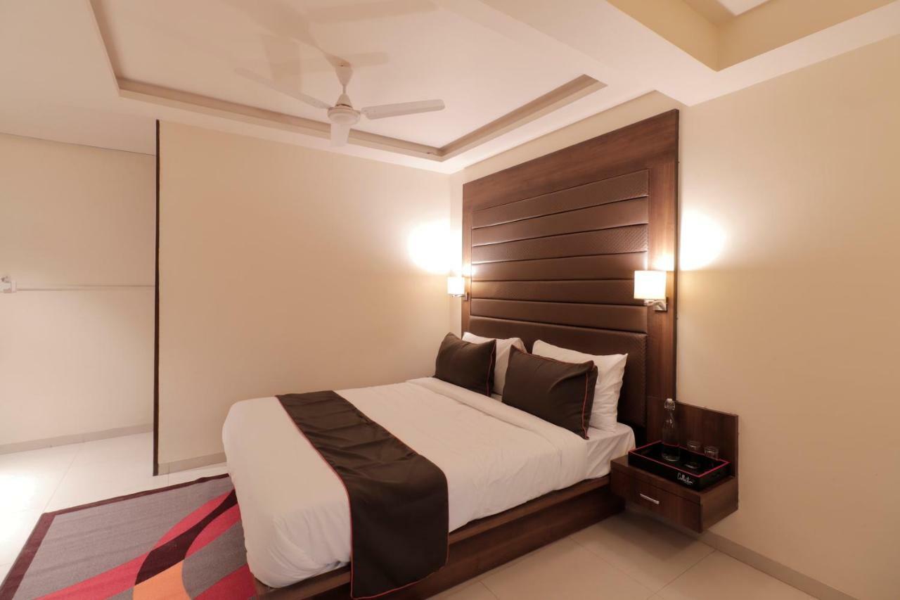 Collection O 39594 Heritage Paldi Rd Hotel Ahmedabad