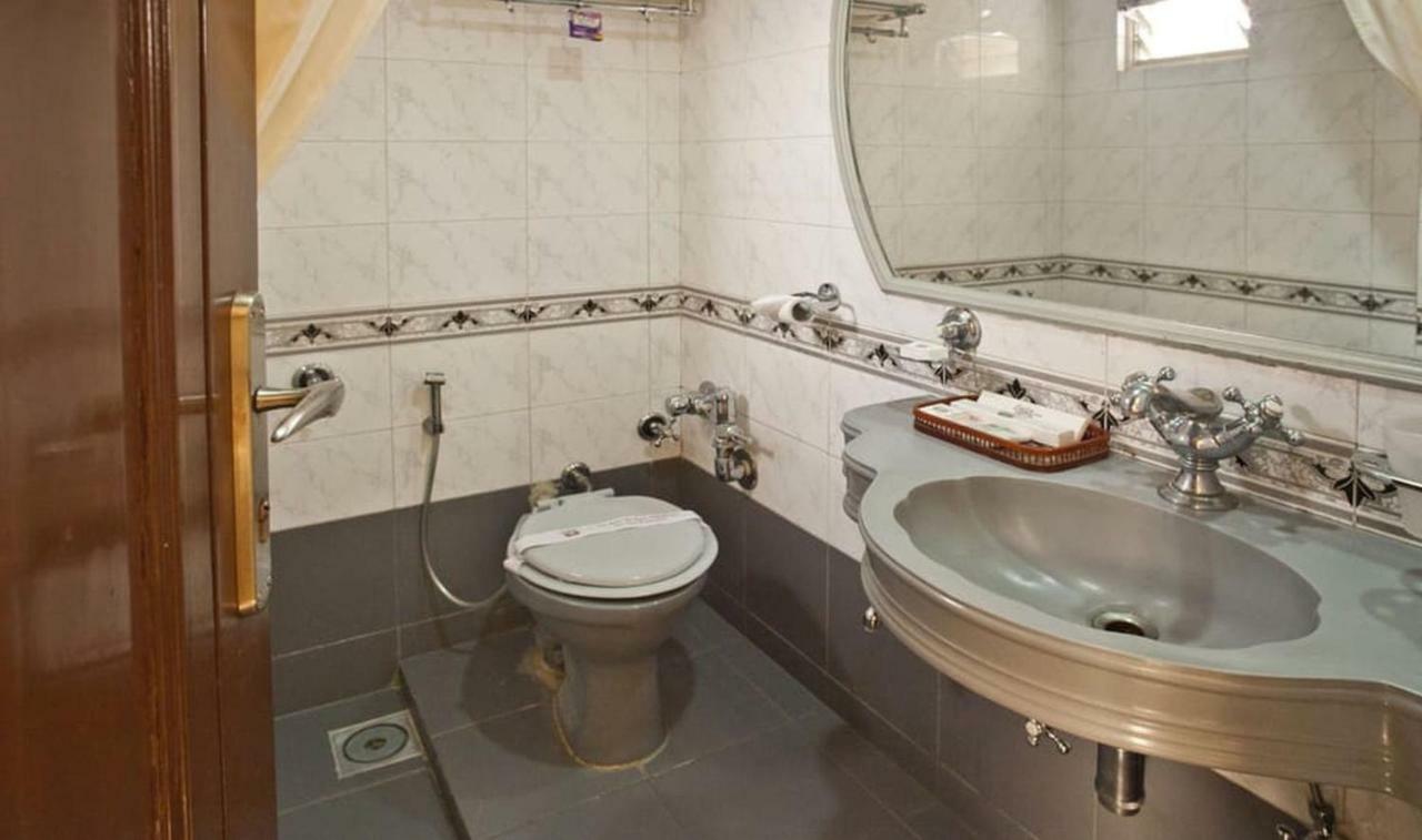 Hotel Epsilon 3*