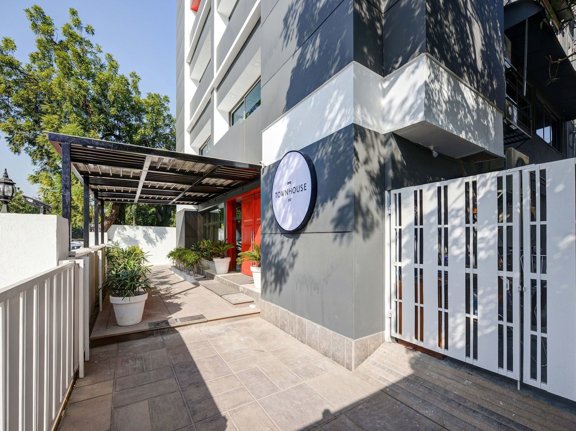 Oyo Townhouse 30 Ashram Road 3*