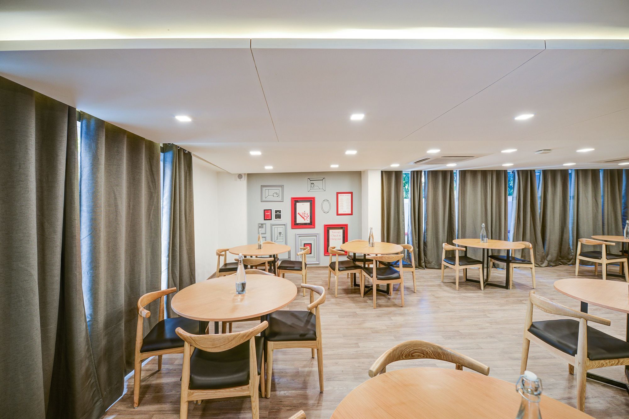 Oyo Townhouse 30 Ashram Road Ahmedabad