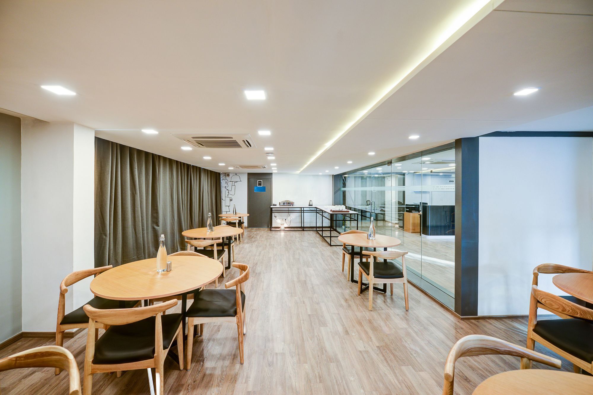 Oyo Townhouse 30 Ashram Road Ahmedabad
