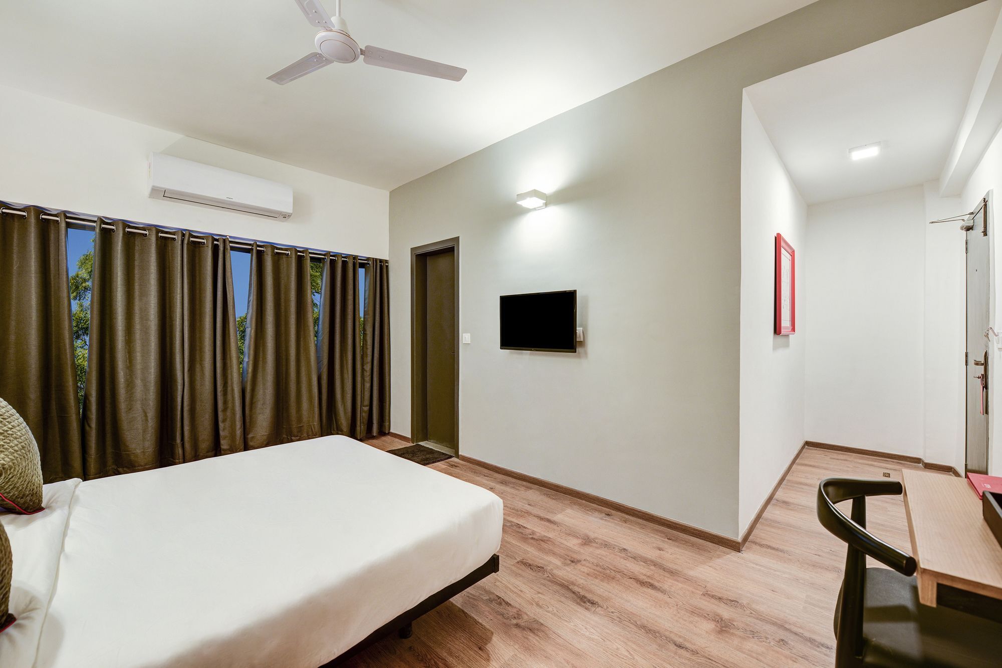 Hotel Oyo Townhouse 30 Ashram Road Ahmedabad