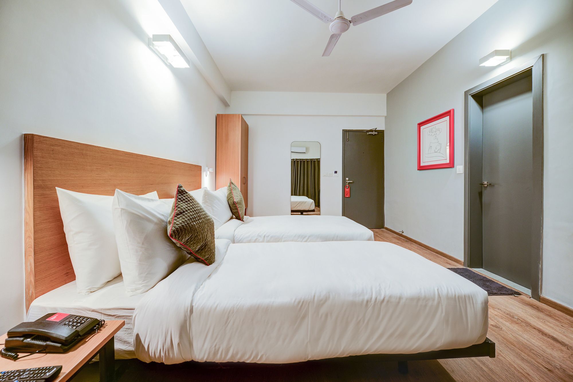 Hotel Oyo Townhouse 30 Ashram Road 3*