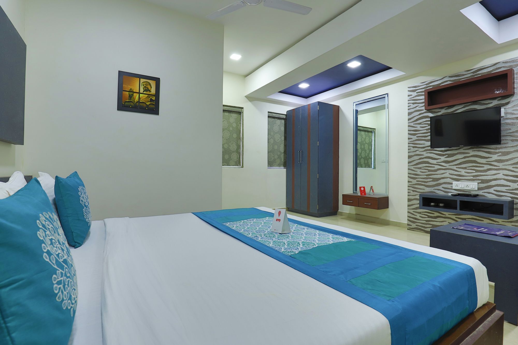 Oyo 9238 Meet Palace Ahmedabad
