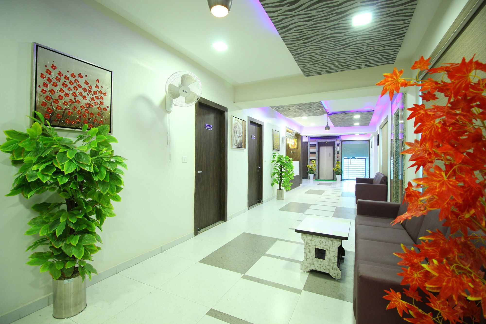 Hotel Oyo 9238 Meet Palace 2*