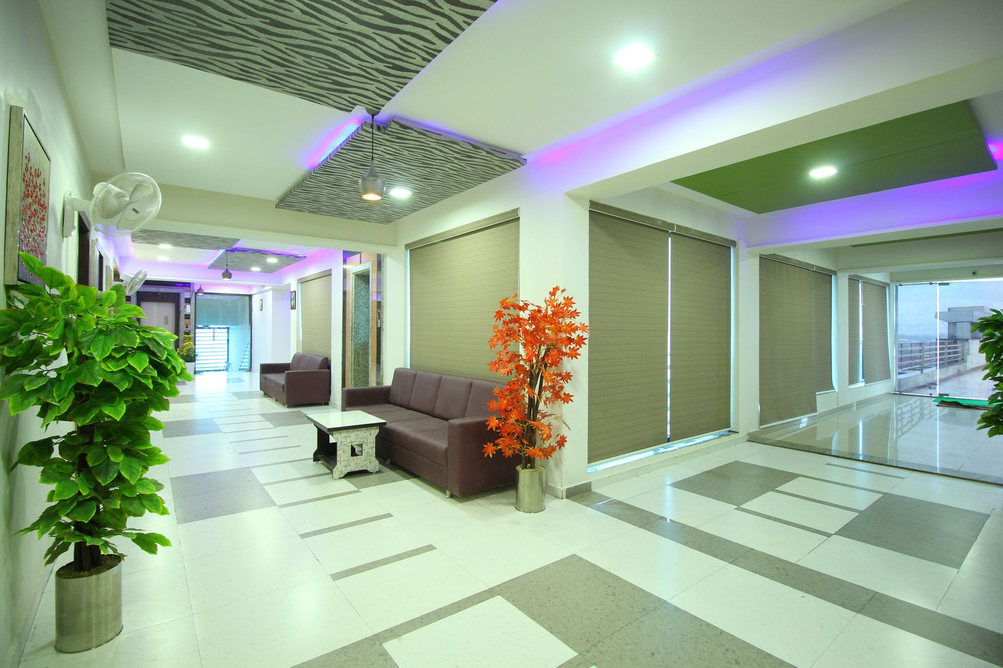 Oyo 9238 Meet Palace Ahmedabad
