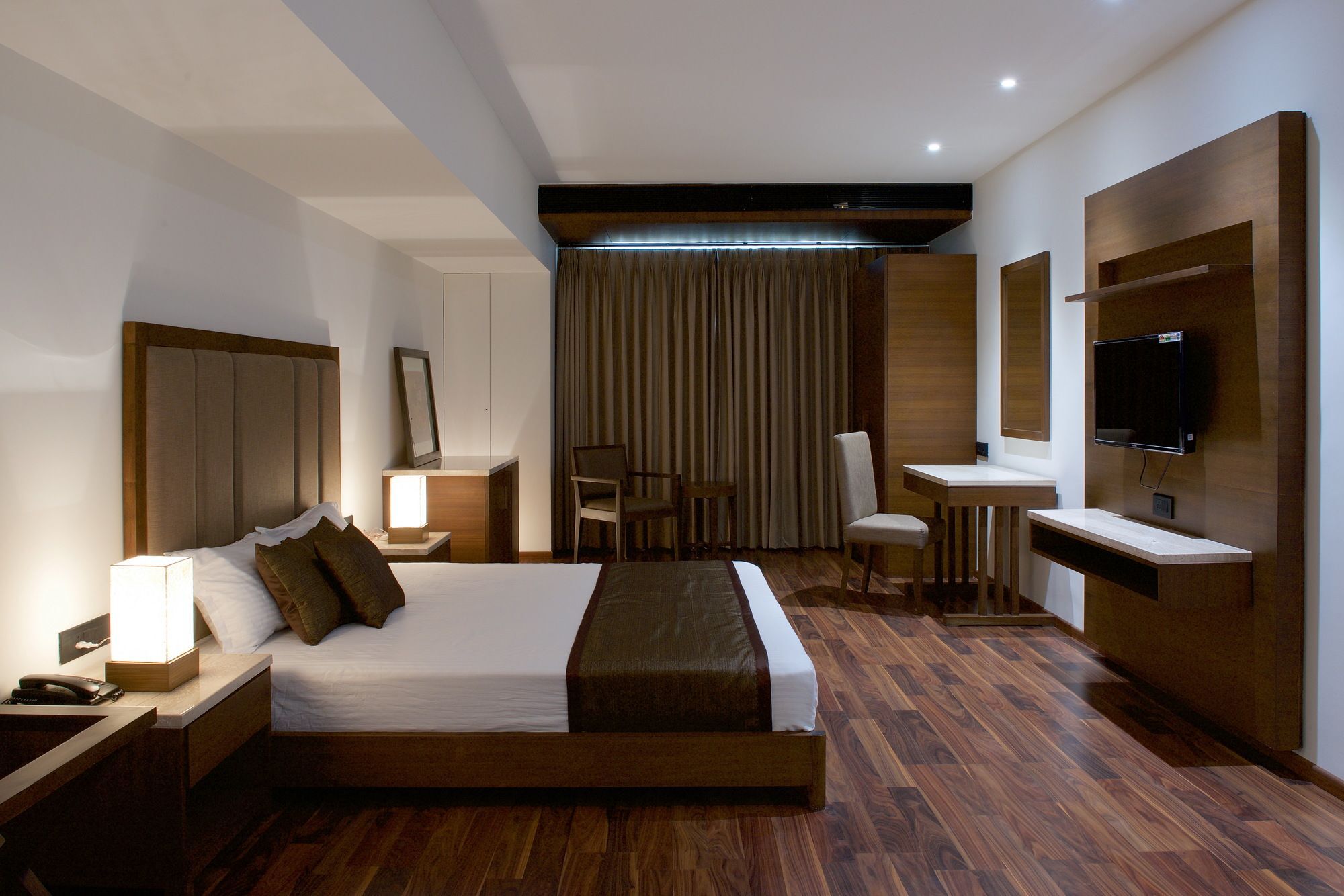 Hotel Five Petals & Banquets 3*