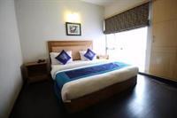 Oyo Premium Gujarat College Ellisbridge Hotel Ahmedabad