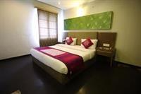 Hotel Oyo Premium Gujarat College Ellisbridge