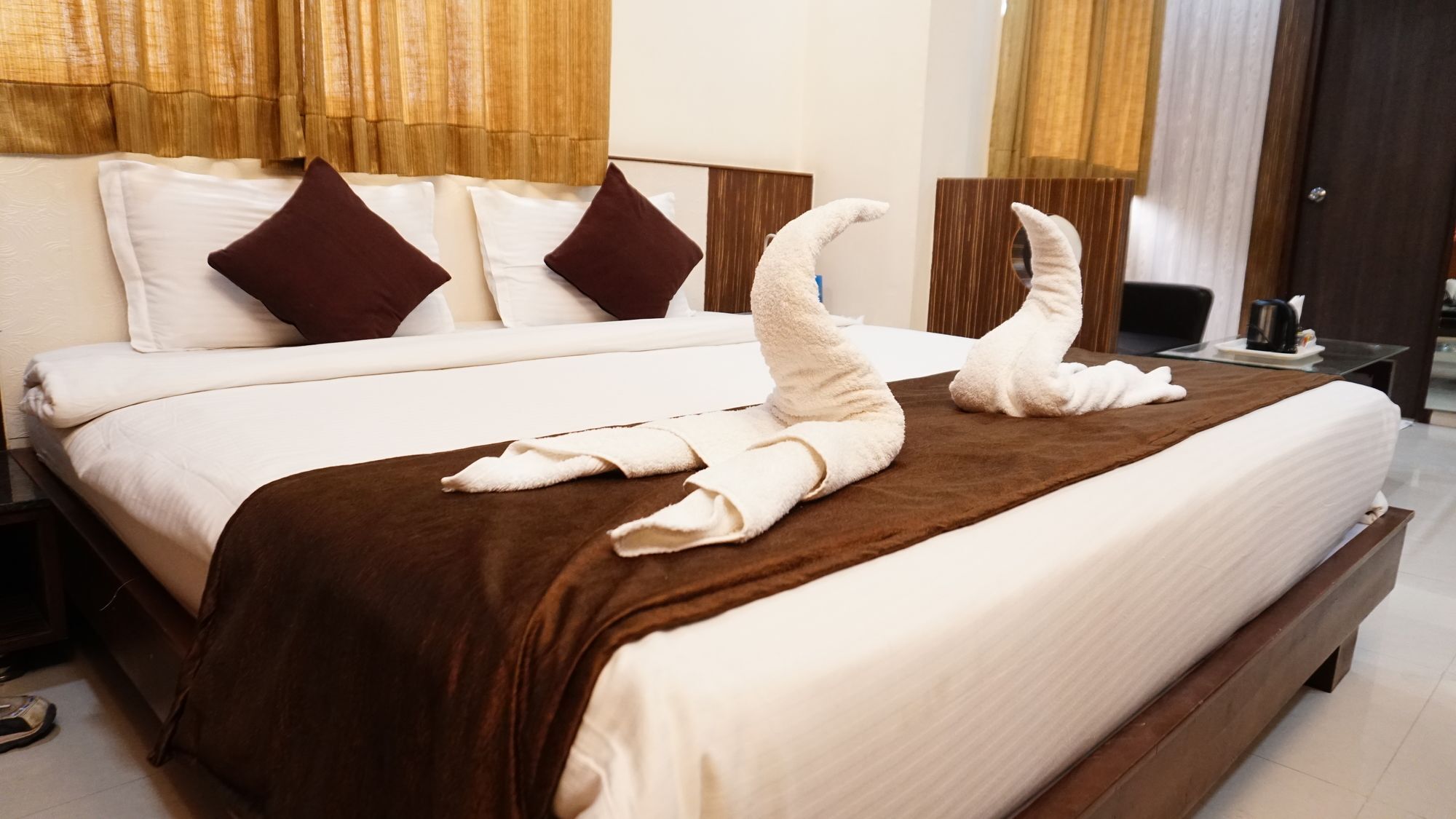 Fabhotel Kohinoor Plaza