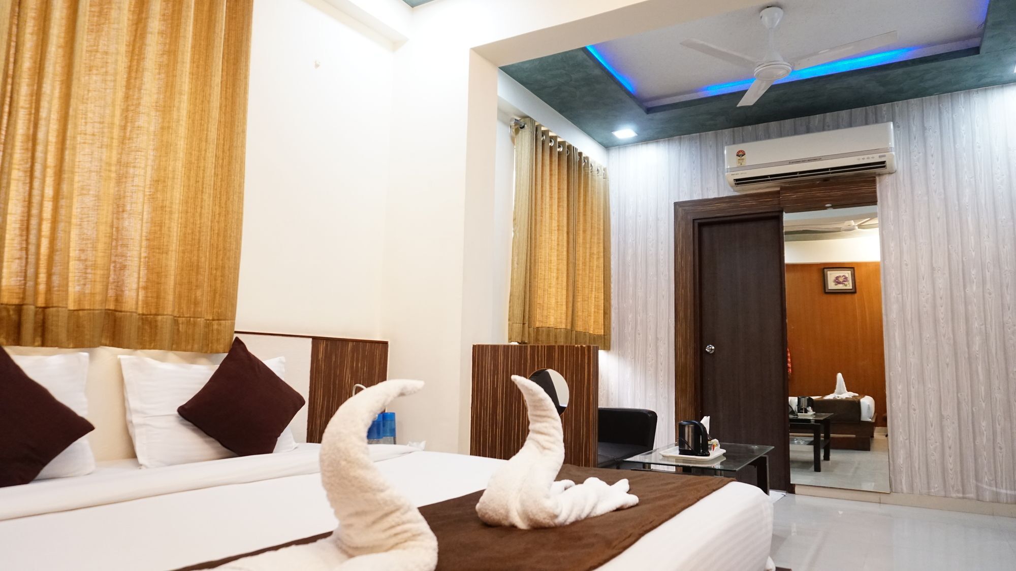 Hotel Fabhotel Kohinoor Plaza 3*