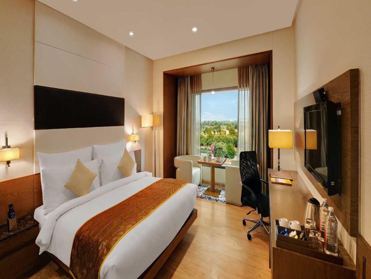 Narayani Heights, Hotel 4*