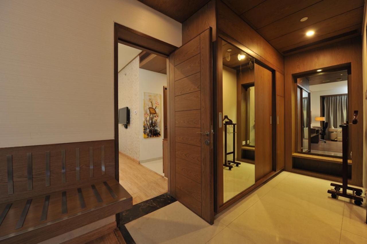 Narayani Heights, Hotel Ahmedabad