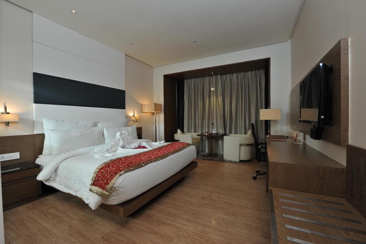 Hotel Narayani Heights, Ahmedabad