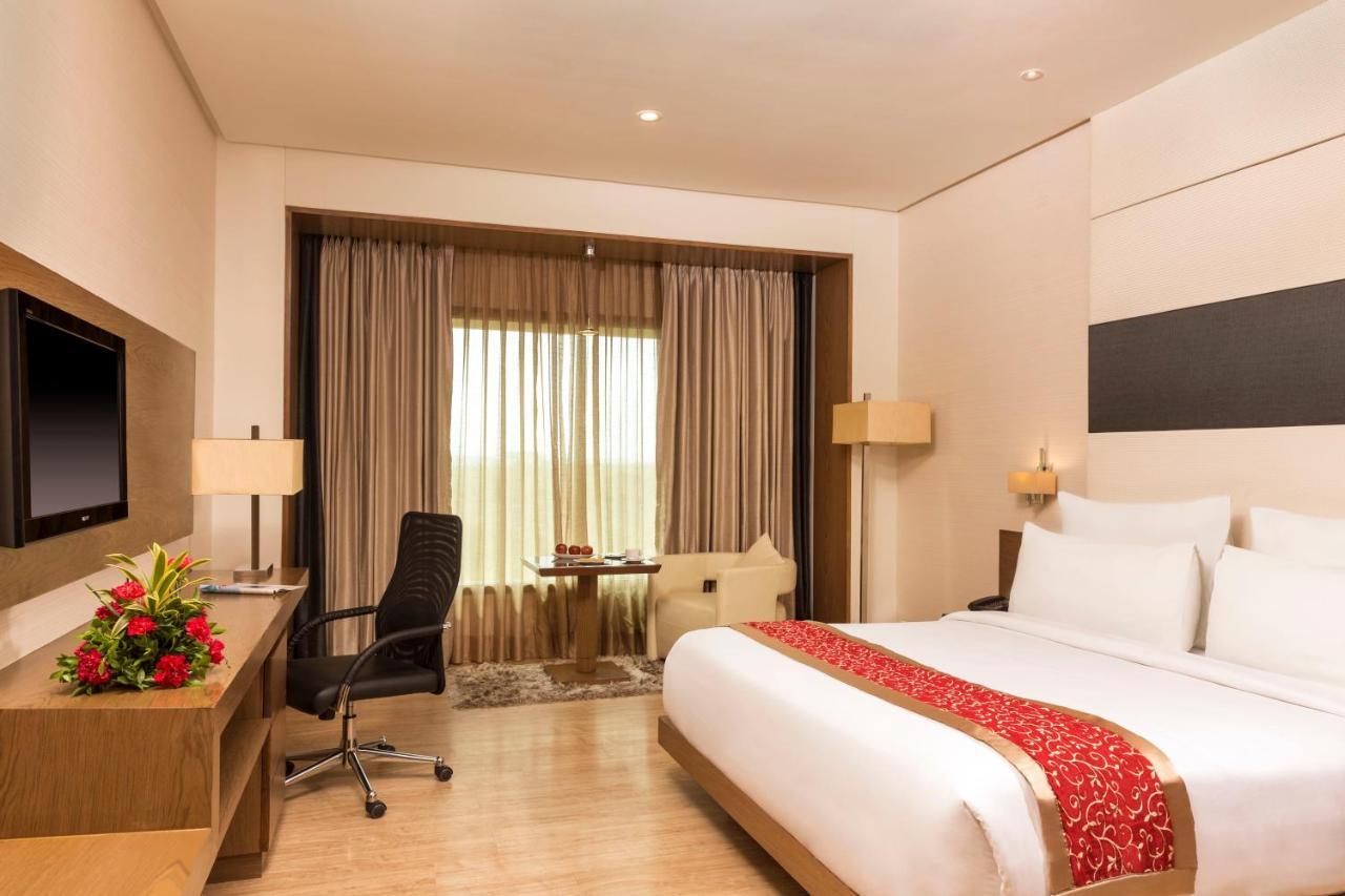 Narayani Heights, Hotel