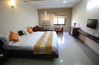 Oyo Sola Sg Highway Hotel 3*