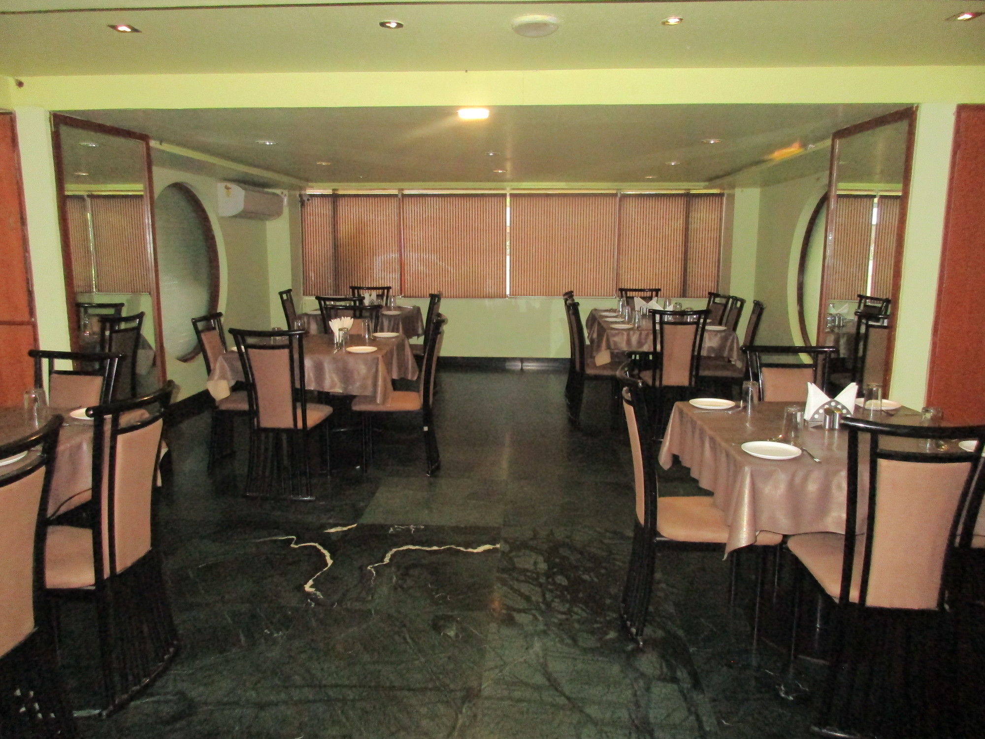 Hotel Sahaj Palace 3*