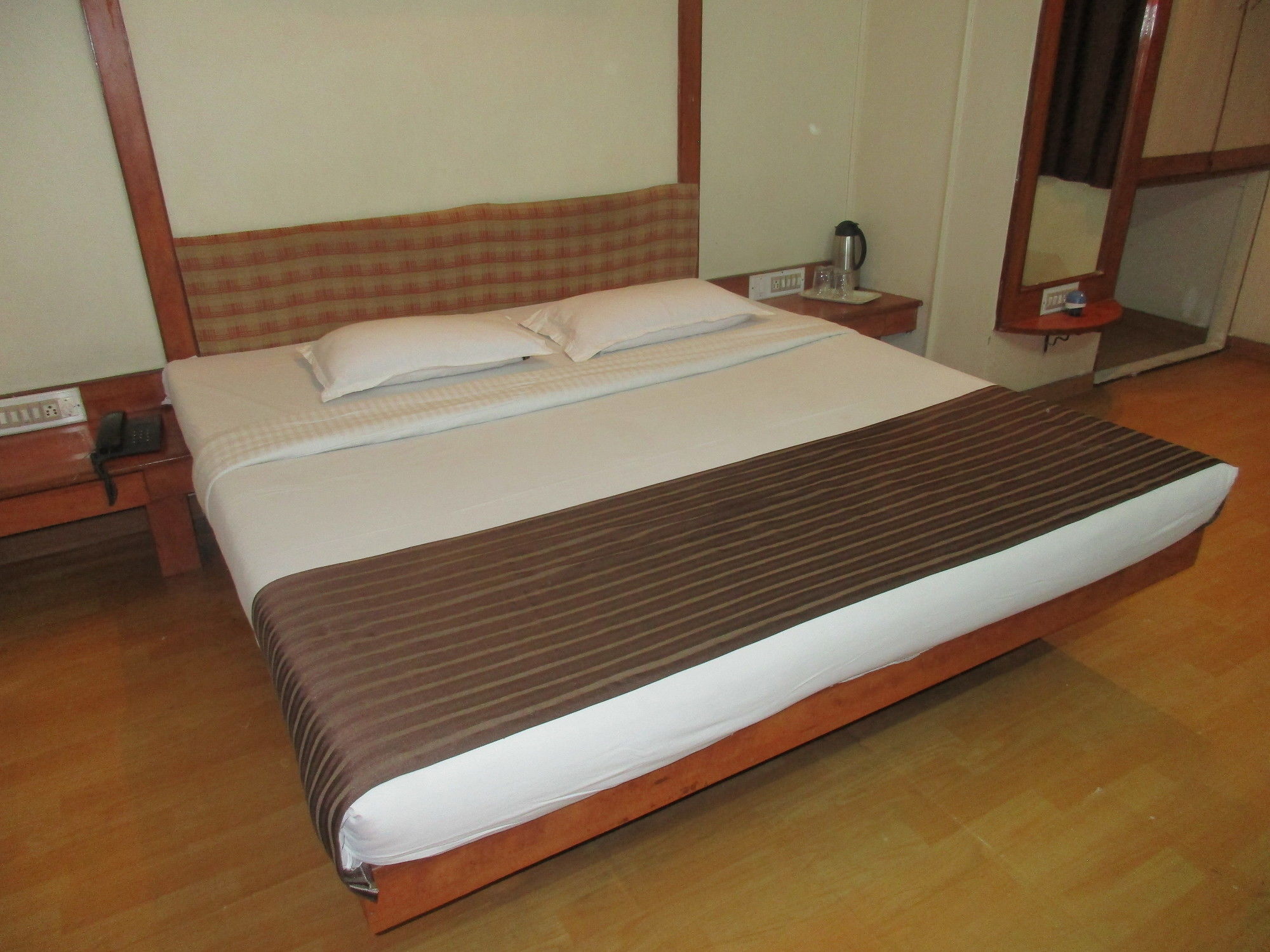 Hotel Sahaj Palace Ahmedabad