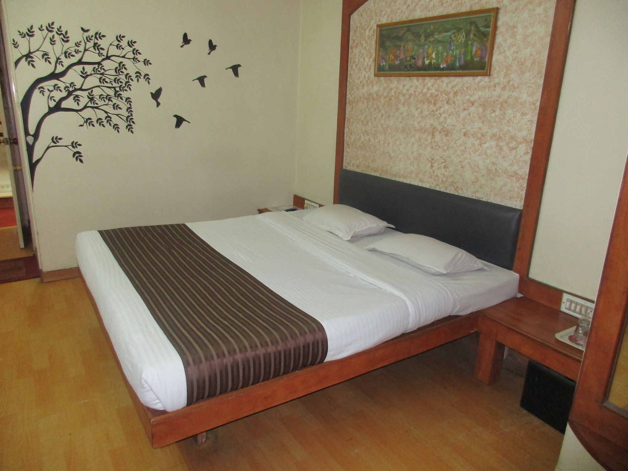 Sahaj Palace Hotel