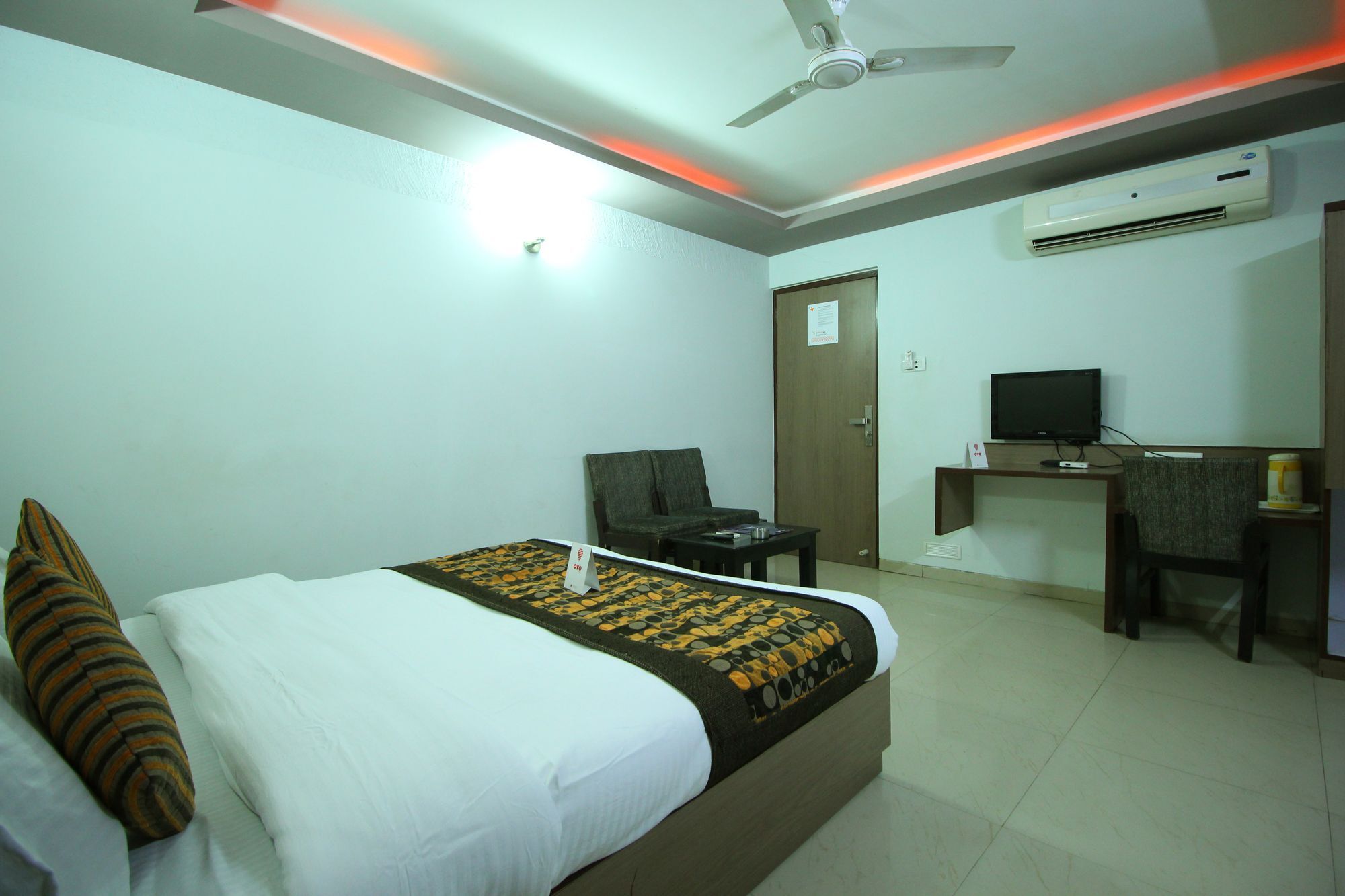 Hotel Oyo 4161 Shailly Ahmedabad