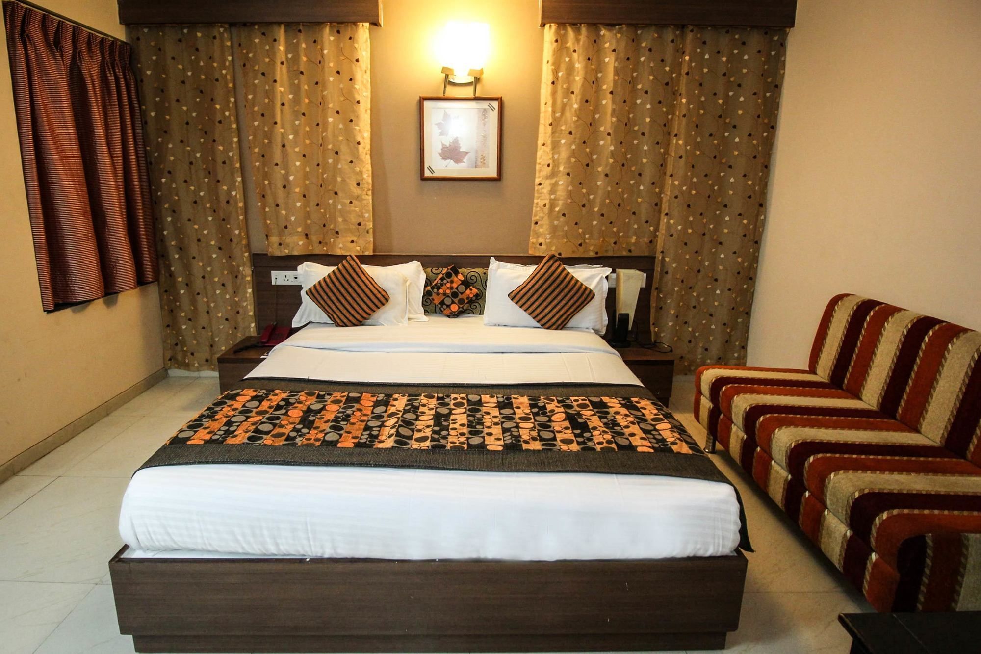Oyo 4161 Shailly Ahmedabad