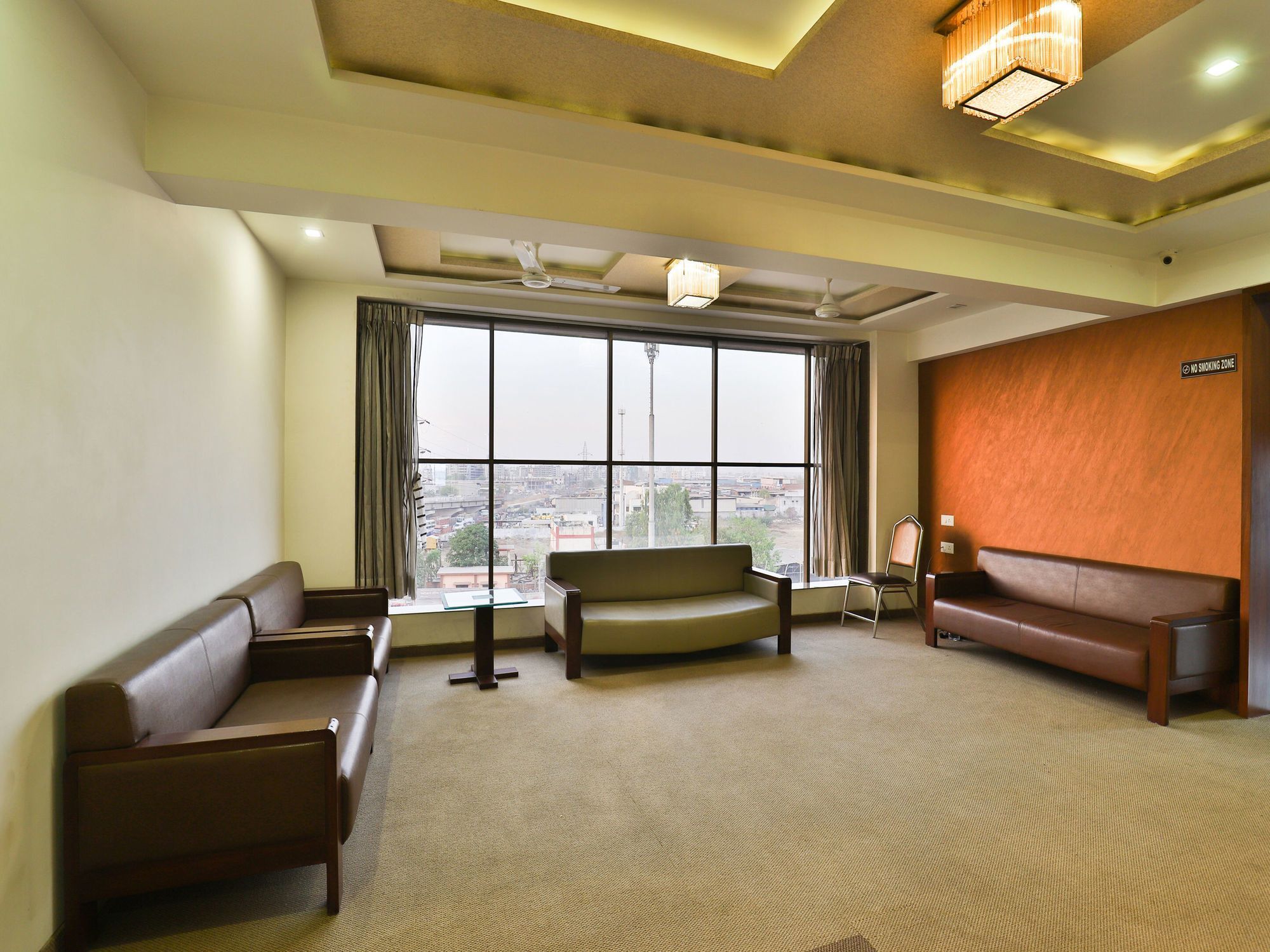 Oyo 13253 The Grand Vinayak 3*