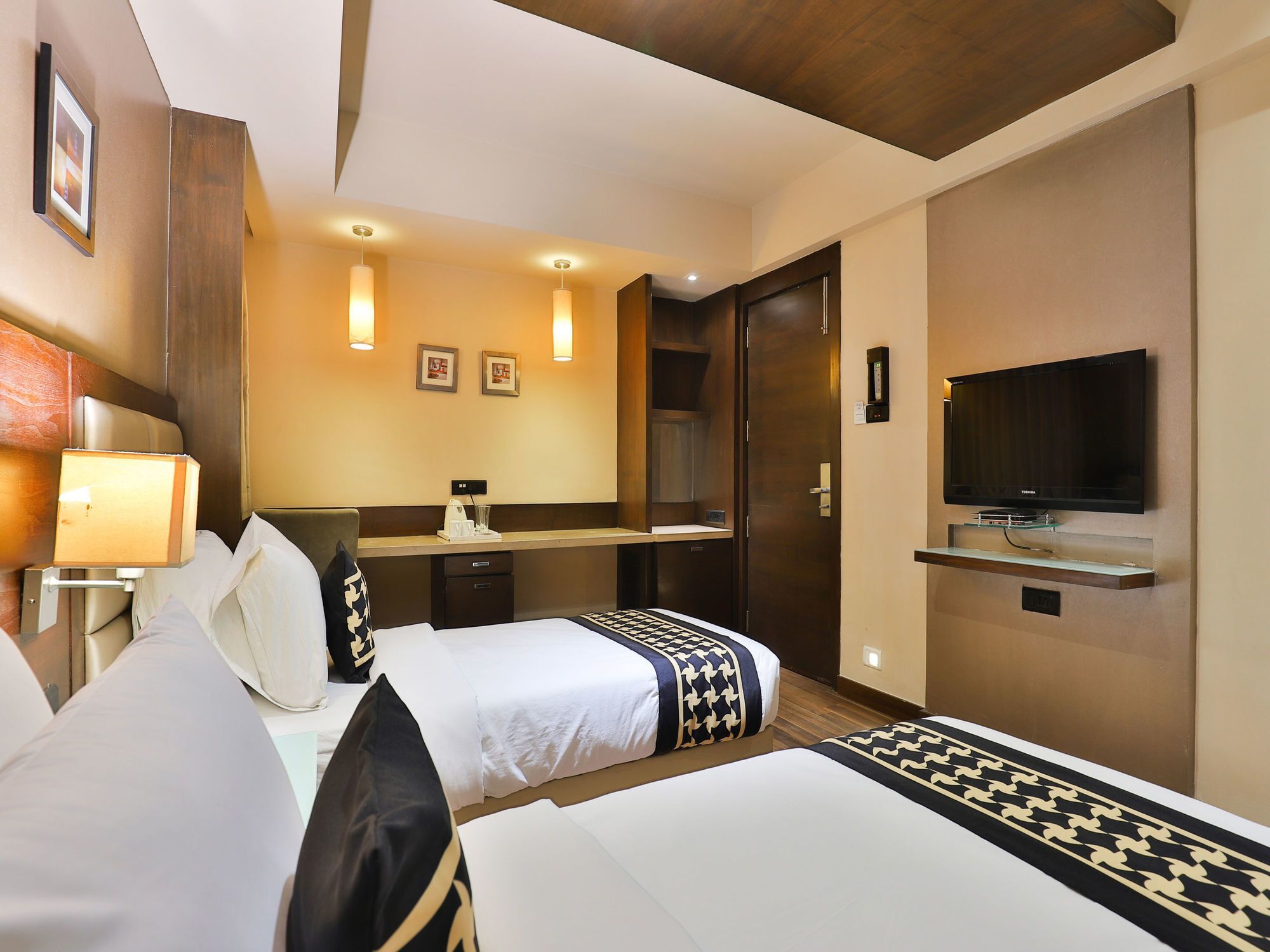 Hotel Edition O 30006 Ambawadi Ahmedabad