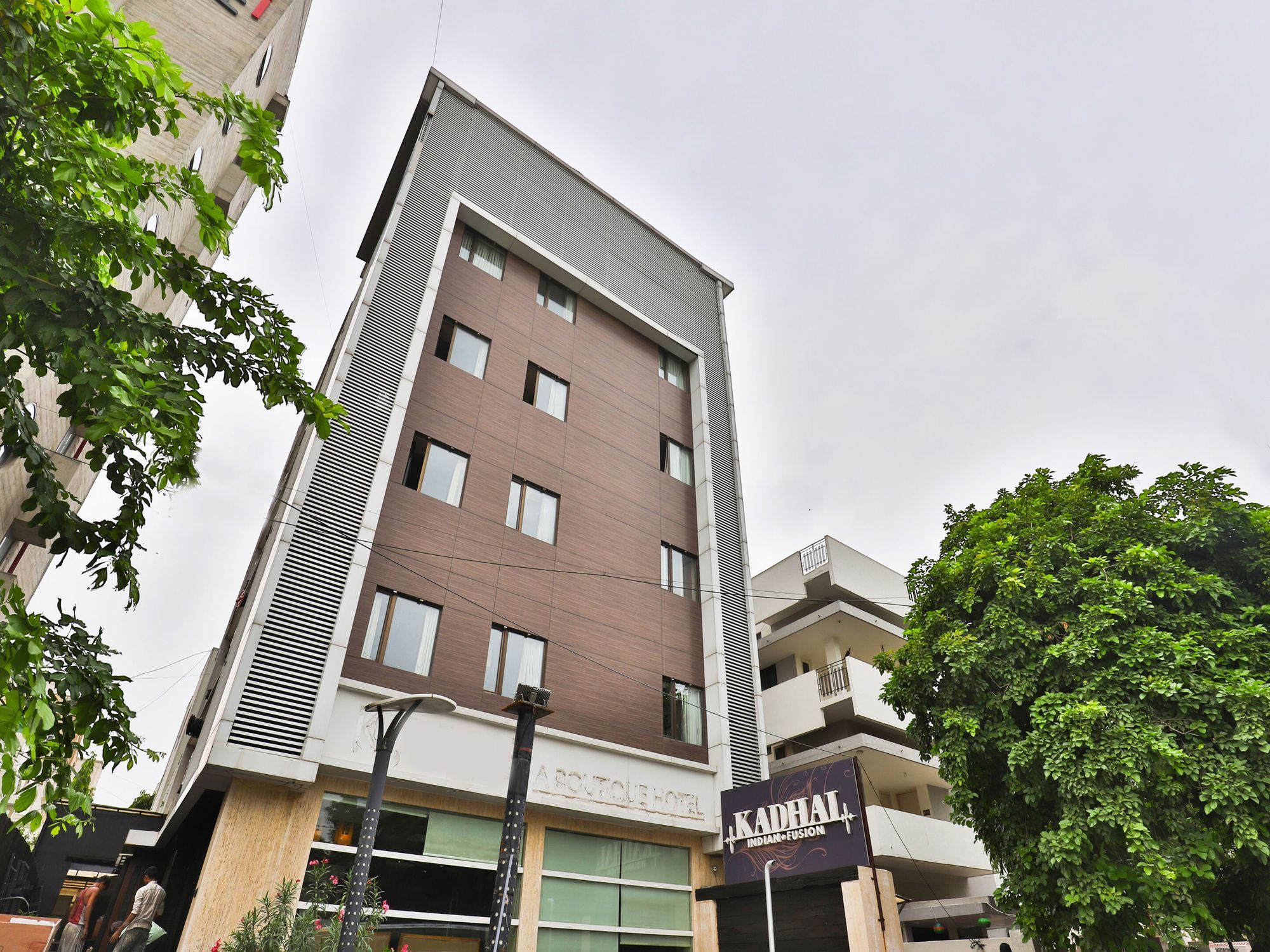 Hotel Edition O 30006 Ambawadi Ahmedabad