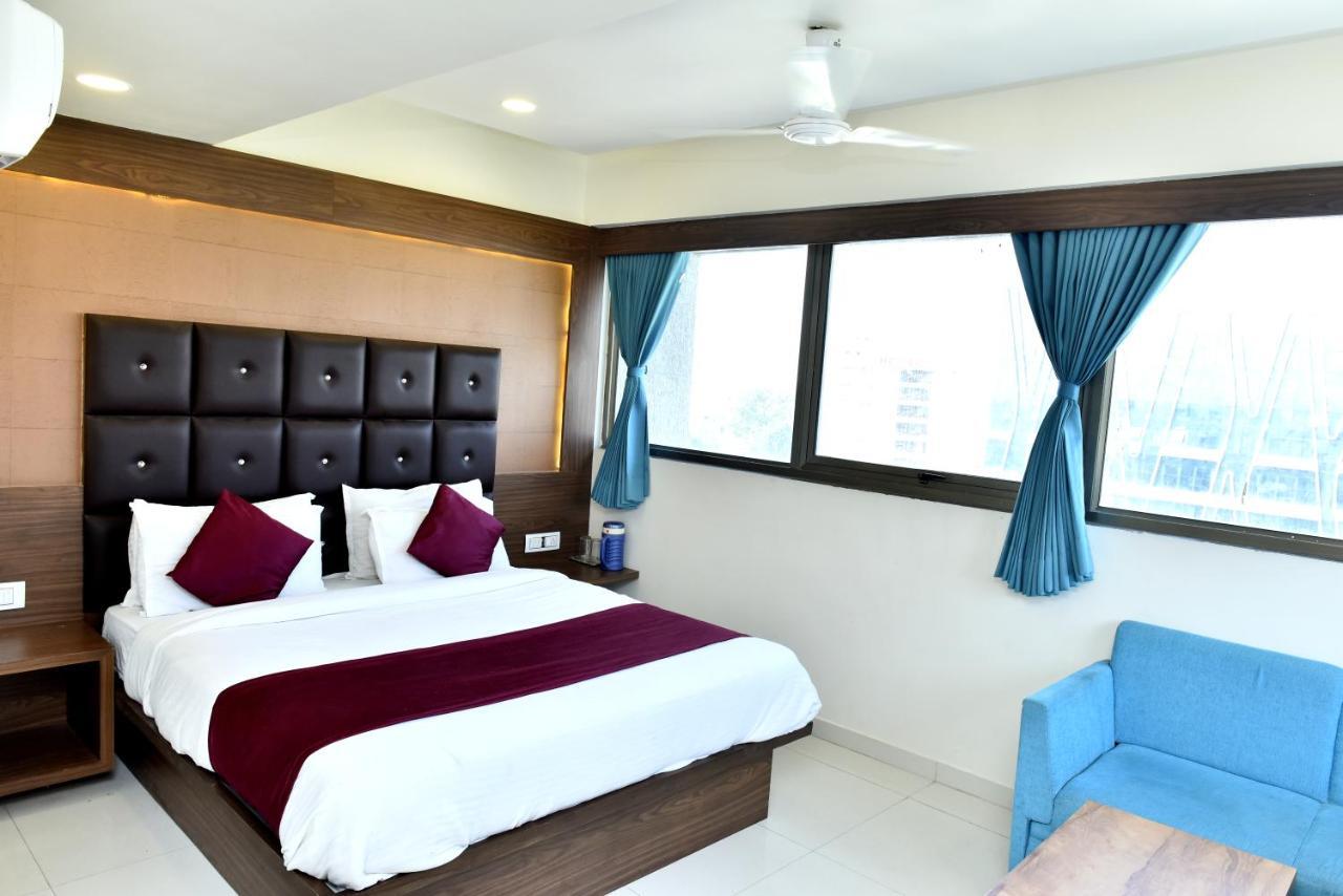 Royal King By Sky Hotel Ahmedabad