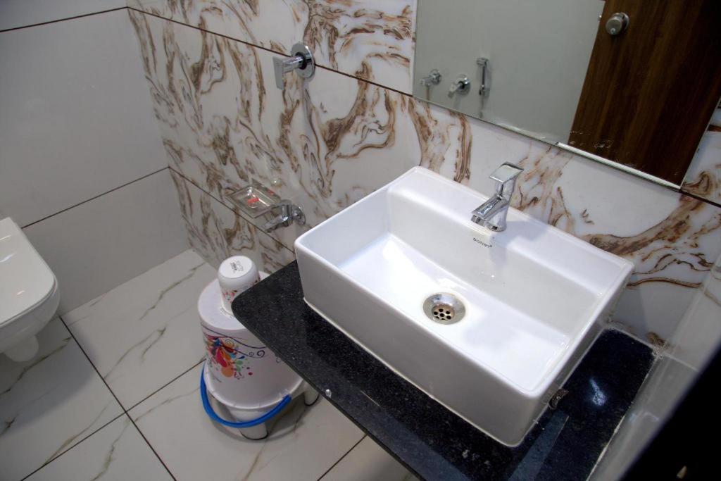 Hotel Leisure Hotel Ahmedabad