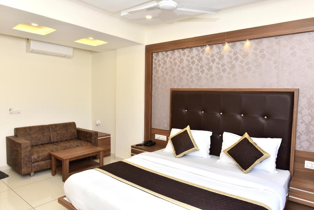 Hotel Royal Square By Sky 3*