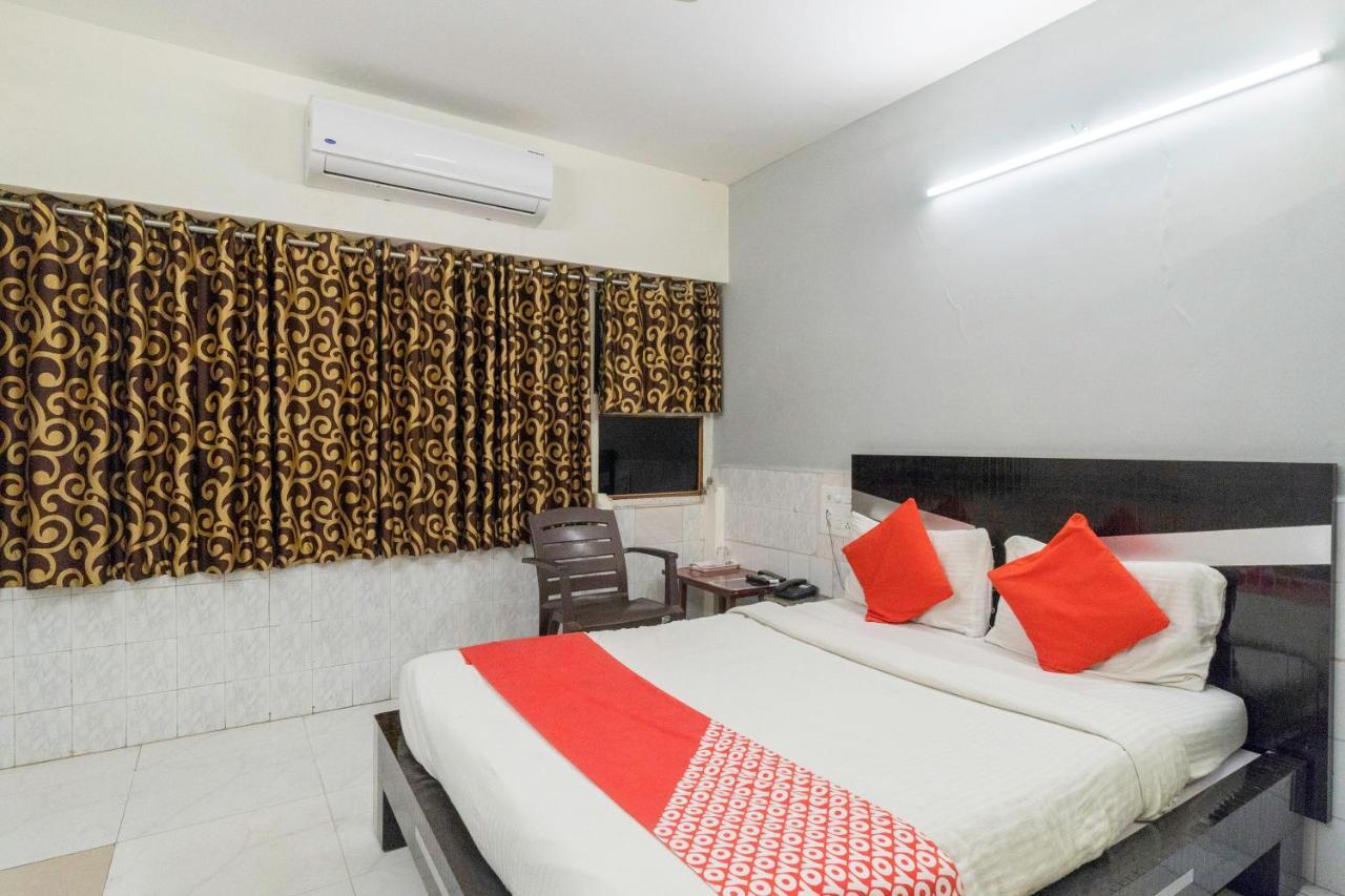Oyo 13535 Aakash 3* Ahmedabad